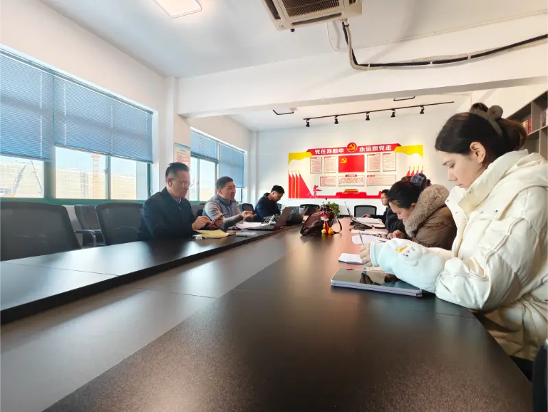 Çin Honglong Kullanılmış Otobüsler Küresel Stratejiyi Başlatıyor, Uluslararası İşletme Departmanı Yeni Bir Yolculuğa Çıkıyor